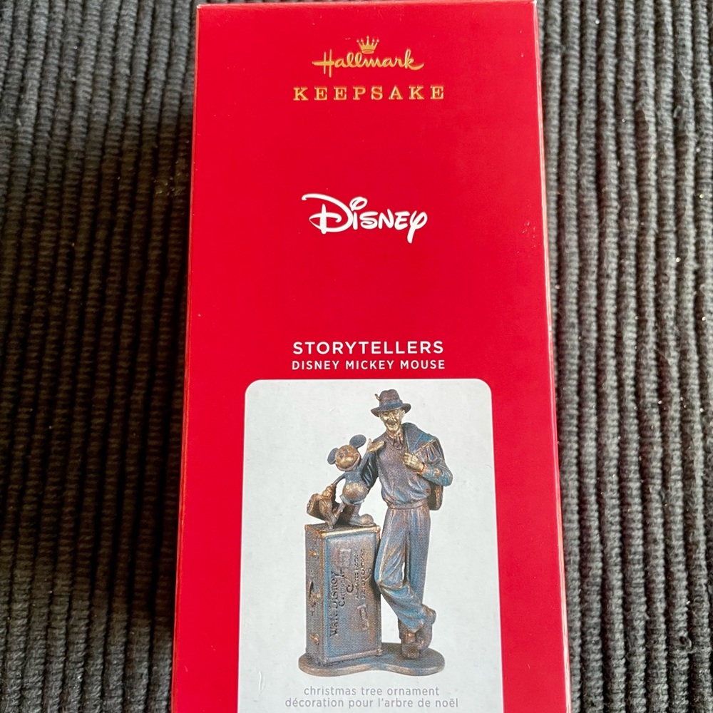 Disney Keepsake 2021 Christmas ornament “Storytellers: Disney Mickey Mouse”